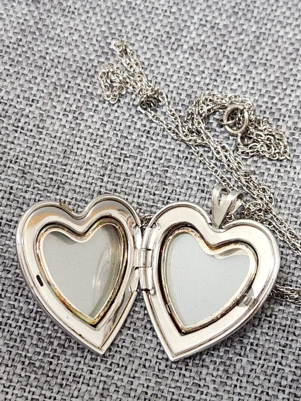 Grandma Sterling Silver Picture Locket & Chain. - Picture 3 of 7